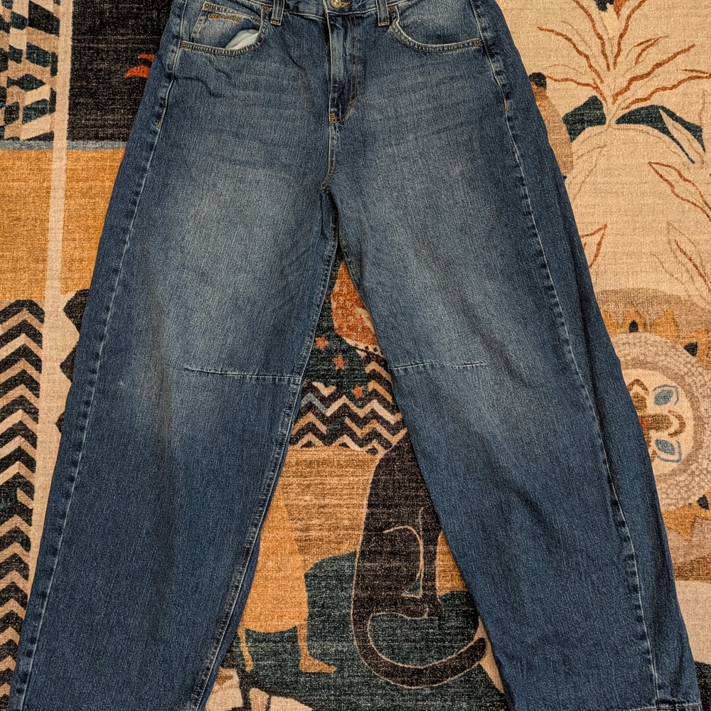 BDG Logan Barrel Jeans